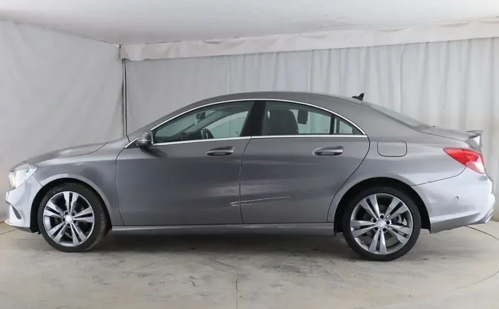 Usado Mercedes CLA200 136 HP (100 kW) 2016 Cinzento Sedan