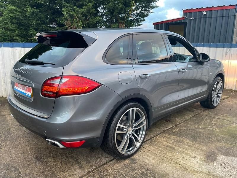 Used Porsche Cayenne 240 HP (176 kW) 2012 Grey SUV