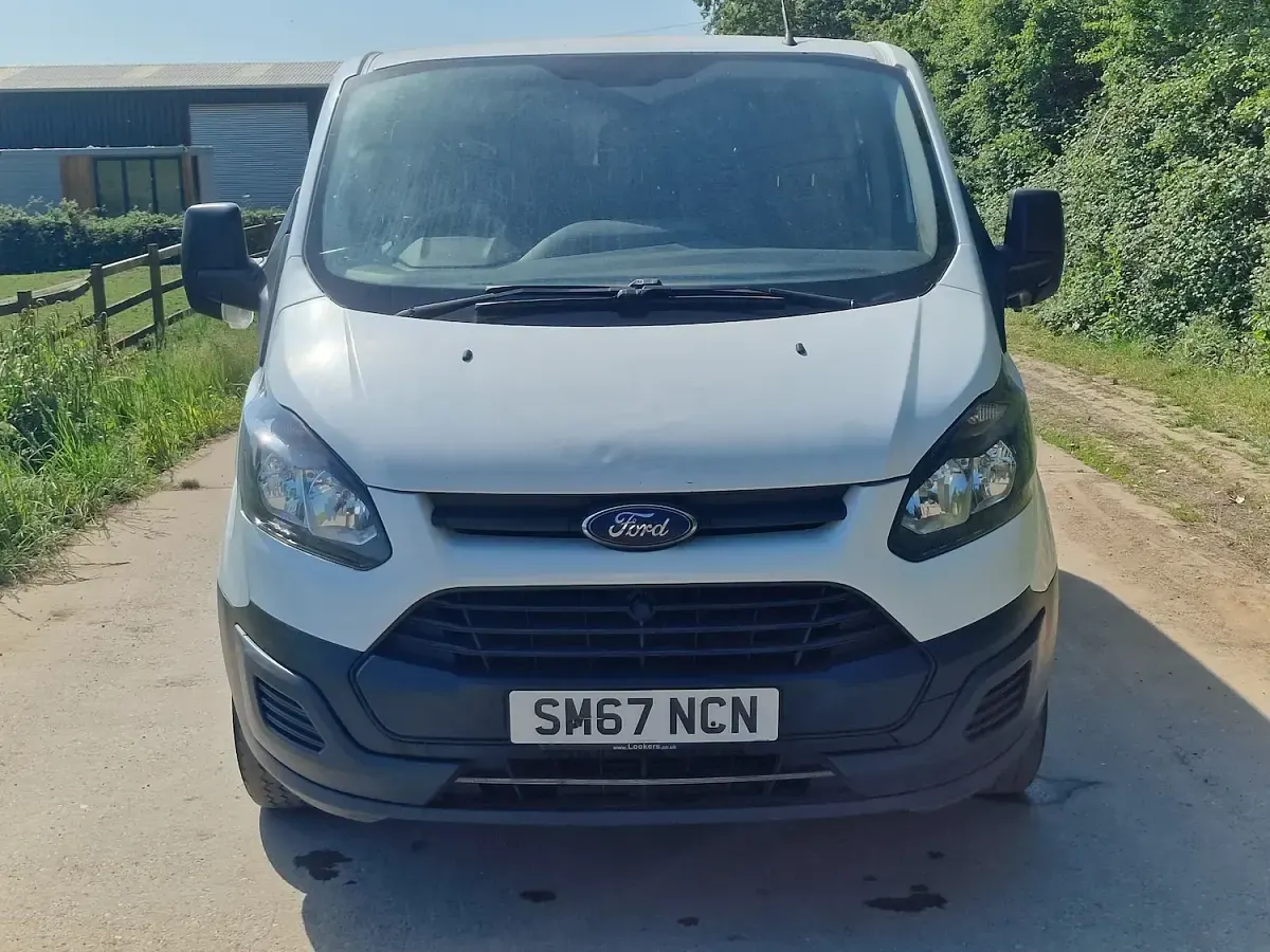 Used Ford Transit Custom 105 HP (77 kW) 2018 White Van