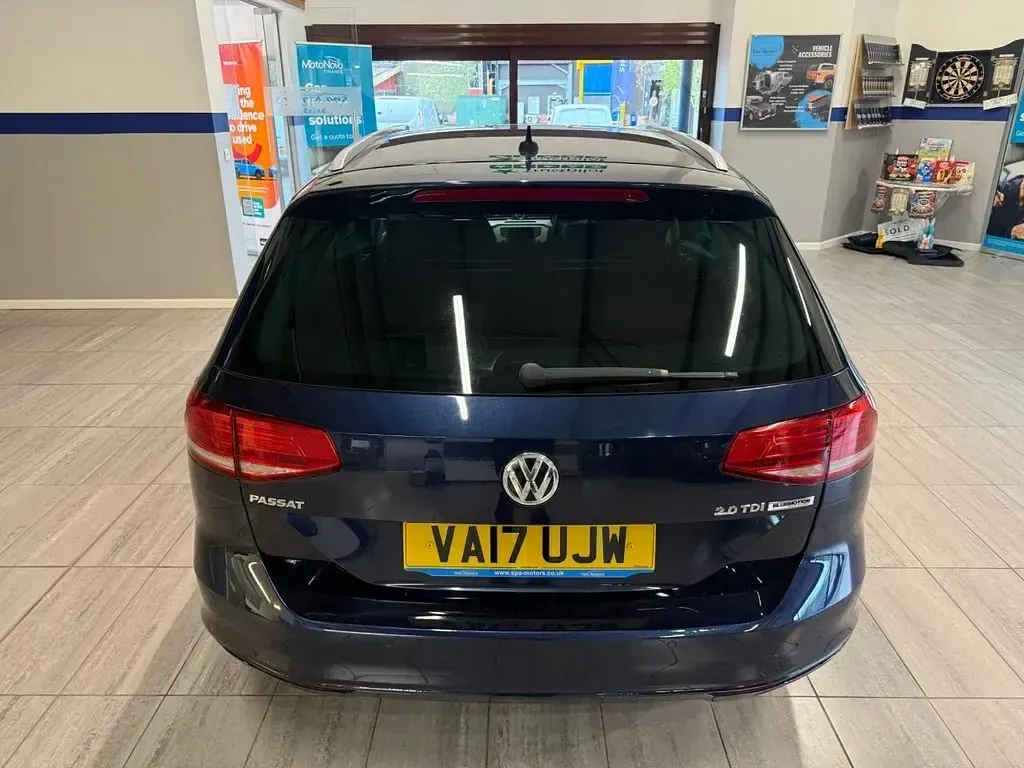 Used VW Passat Business 150 HP (110 kW) 2017 Blue Estate