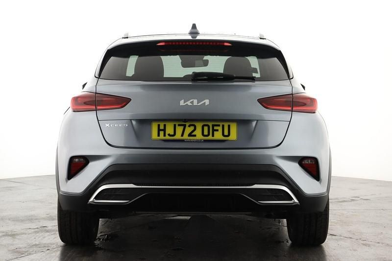 Usado Kia XCeed 2022 Prateado SUV