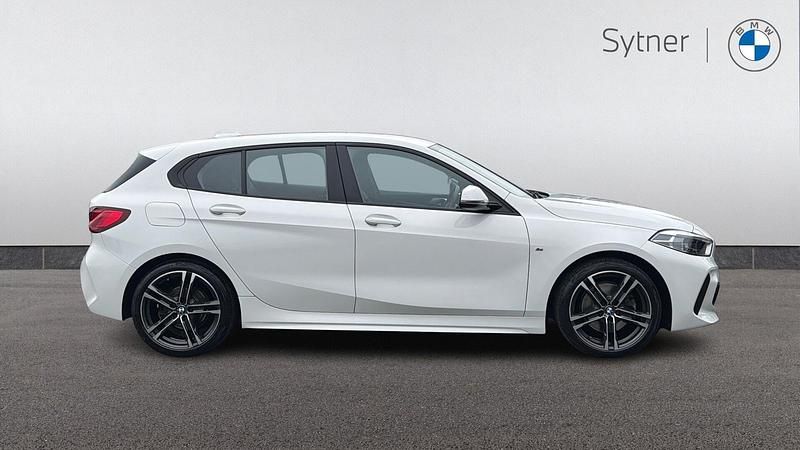 Used BMW 118 M Sport 134 HP (98 kW) 2022 White Hatchback