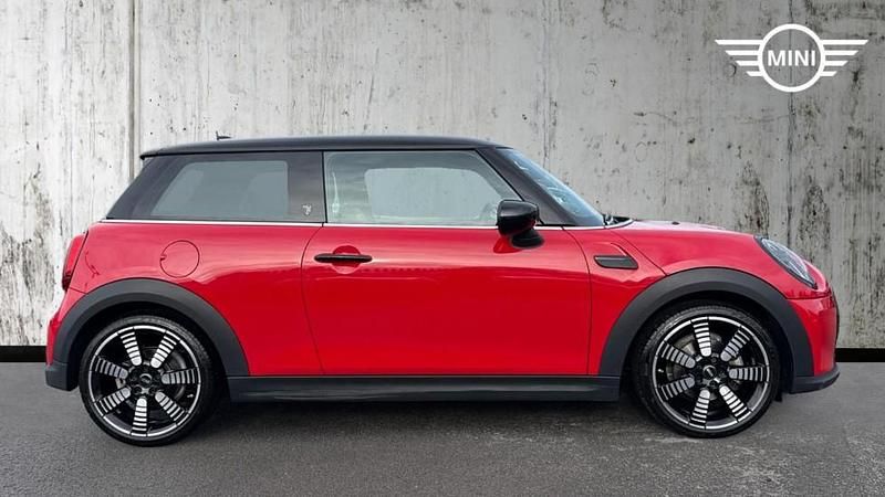 Used Mini Cooper Exclusive 134 HP (98 kW) 2022 Red Hatchback