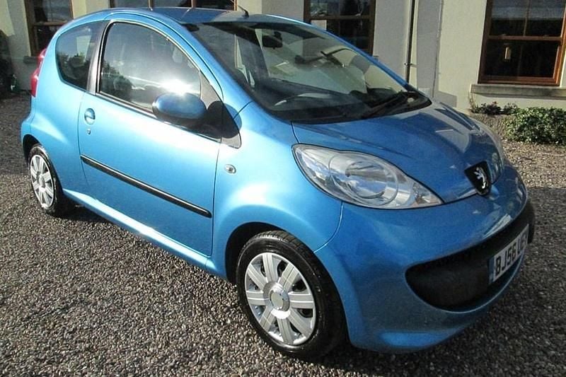 Blue Used 2006 Peugeot 107 Hatchback | £1,880 (Fair price) - Image 1/1