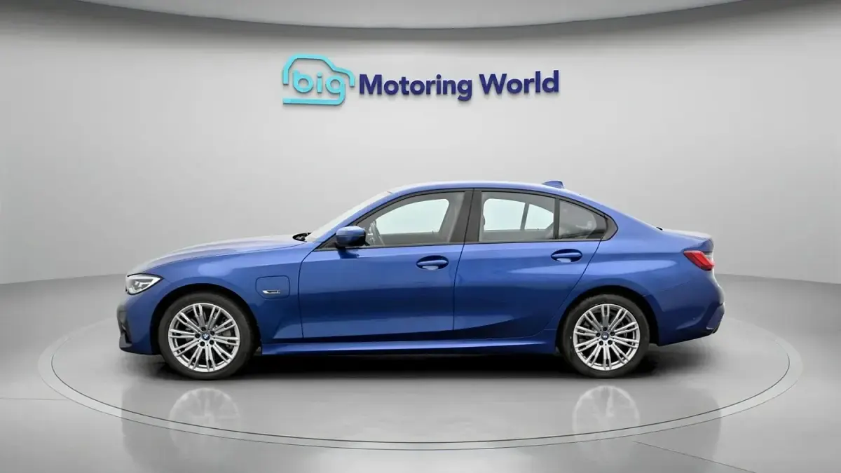 Used BMW 330e M Sport 292 HP (214 kW) 2022 Blue Sedan