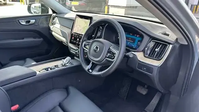 Used Volvo XC60 Plus 247 HP (181 kW) 2026 SUV
