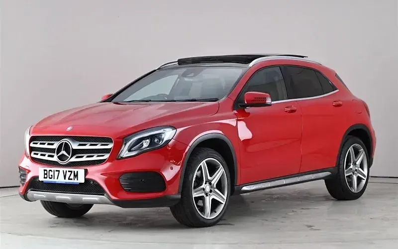 Usado Mercedes GLA250 AMG Line Premium Plus 211 HP (155 kW) 2019 SUV