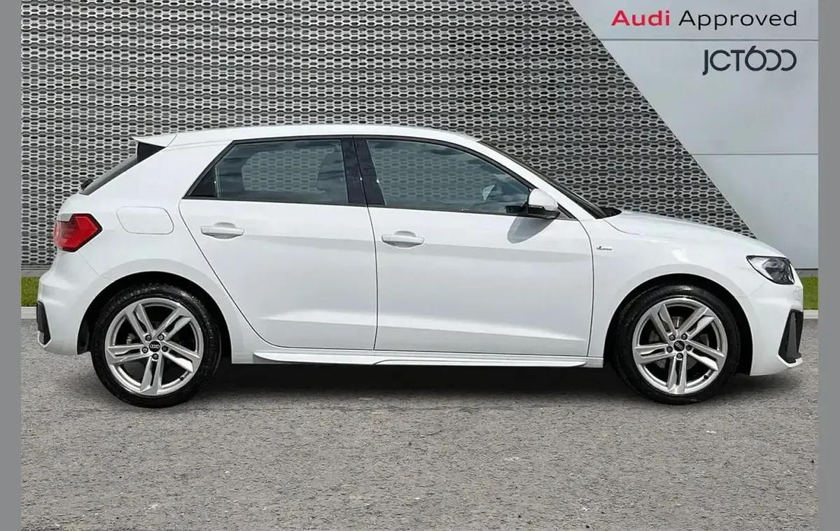 Used Audi A1 S-Line 108 HP (79 kW) 2021 White SUV