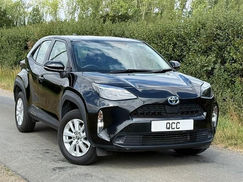 Black sand pearl Used 2021 Toyota Yaris Hatchback | £18,450 (A bit pricey) - Image 1/4