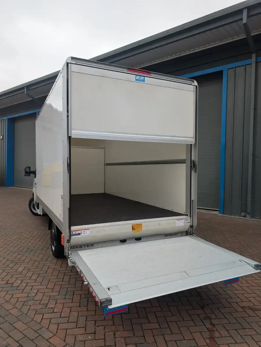New Renault Master 150 HP (110 kW) 2026 White MPV