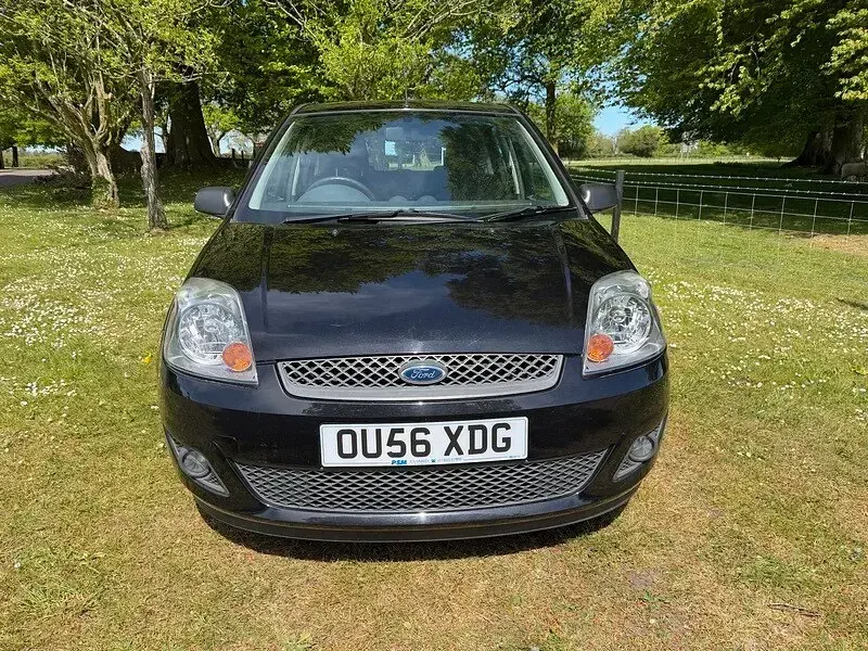 Used Ford Fiesta Zetec 80 HP (58 kW) 2006 Black Hatchback