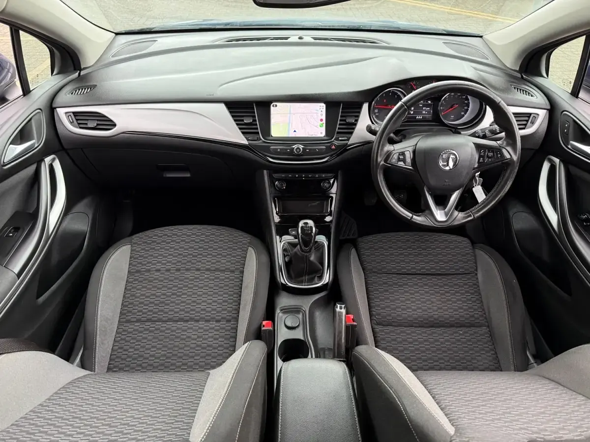 Używany Vauxhall Astra SRi 145 KM (106 kW) 2021 Niebieski Hatchback