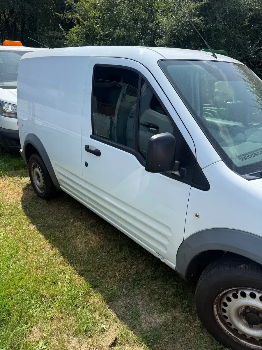 Used Ford Transit 75 HP (55 kW) 2010 White Van