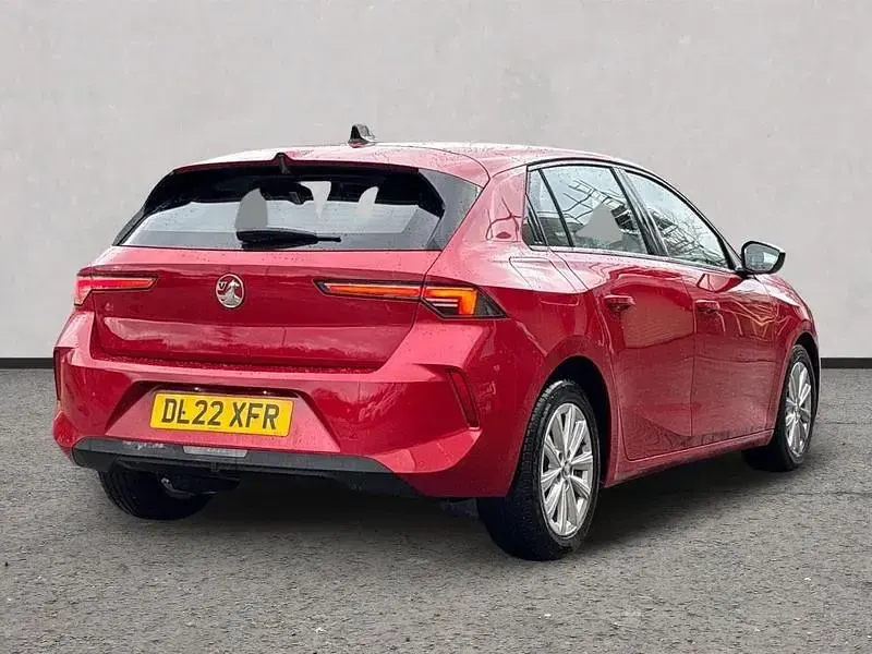 Begagnad Vauxhall Astra Design Edition 130 HK (95 kW) 2022 Röd Halvkombi