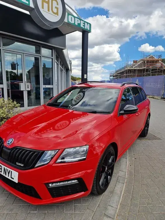 Used Skoda Octavia vRS 190 HP (139 kW) 2018 Red Estate