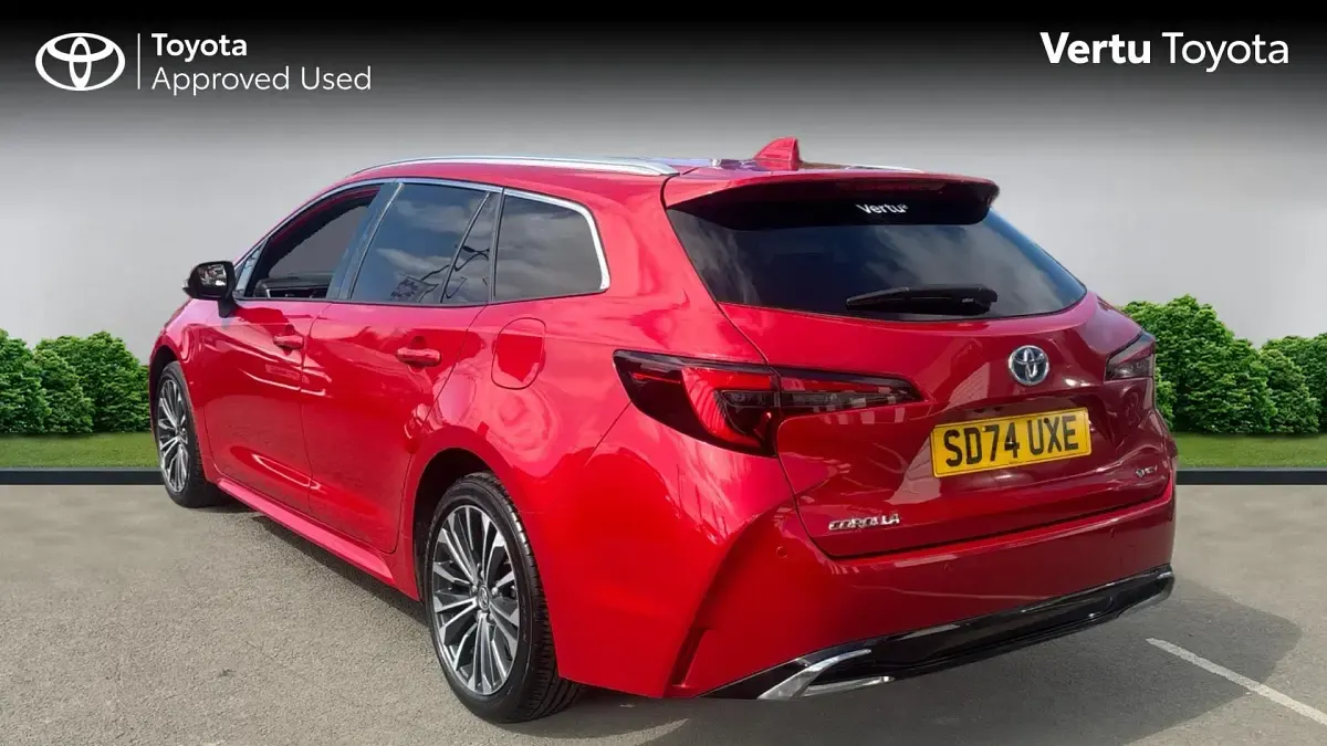 Used Toyota Corolla Design 140 HP (102 kW) 2022 Denim blue (metallic paint) Estate