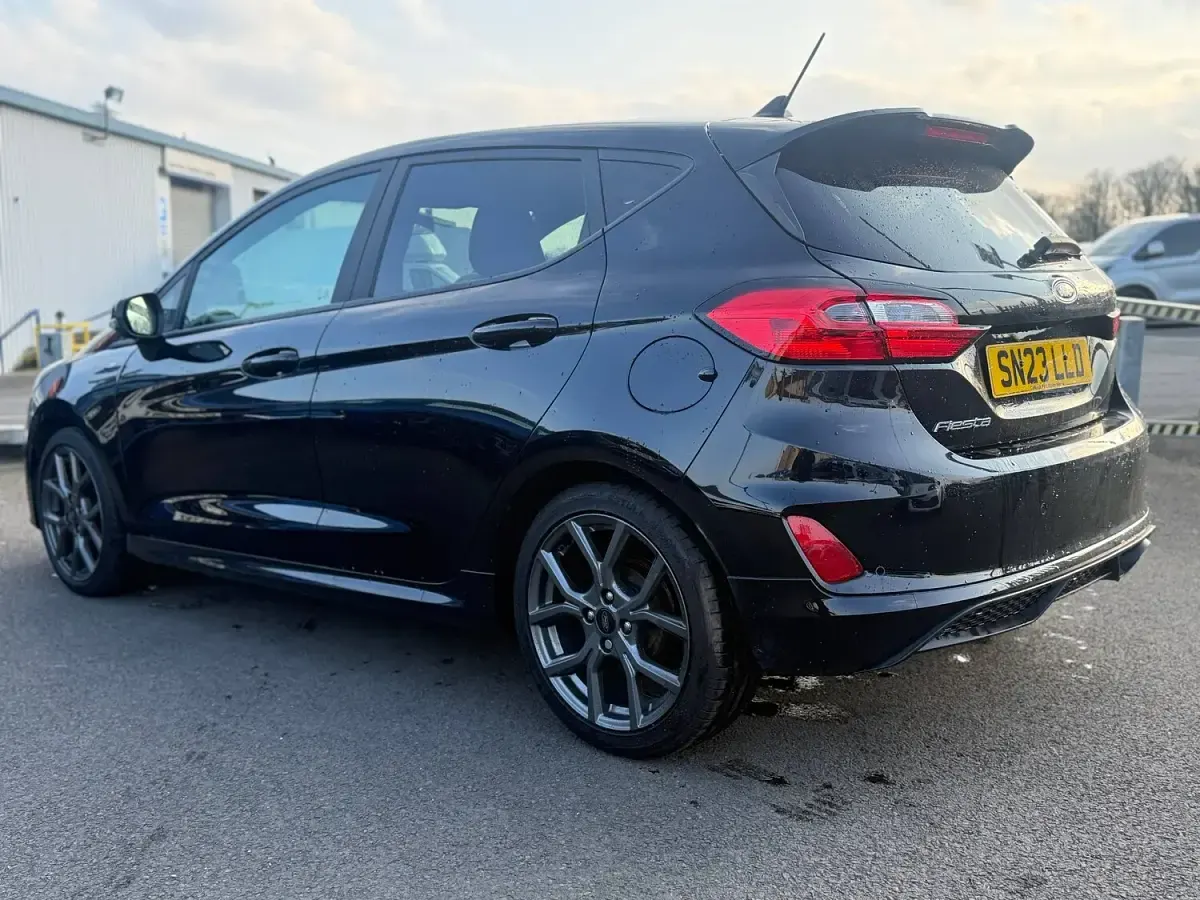 Używany Ford Fiesta ST-Line 100 KM (73 kW) 2023 Czarny Hatchback