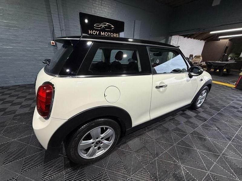Usado Mini Cooper Hatch 136 CV (100 kW) 2018 Blanco Utilitario