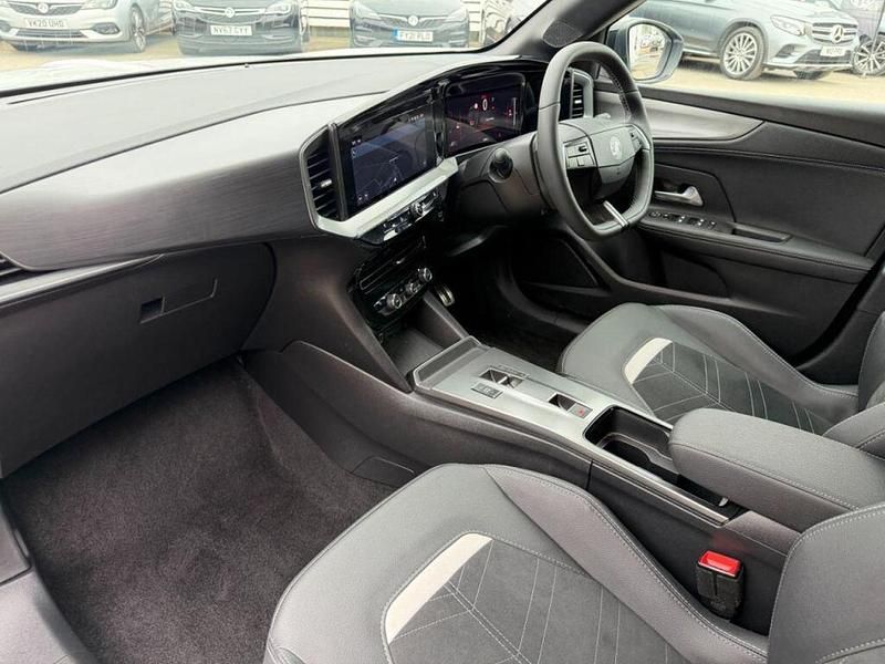 Used Vauxhall Mokka Ultimate 128 HP (94 kW) 2025 White SUV