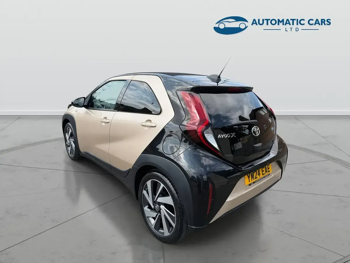 Used Toyota Aygo X 72 HP (52 kW) 2024 Beige SUV