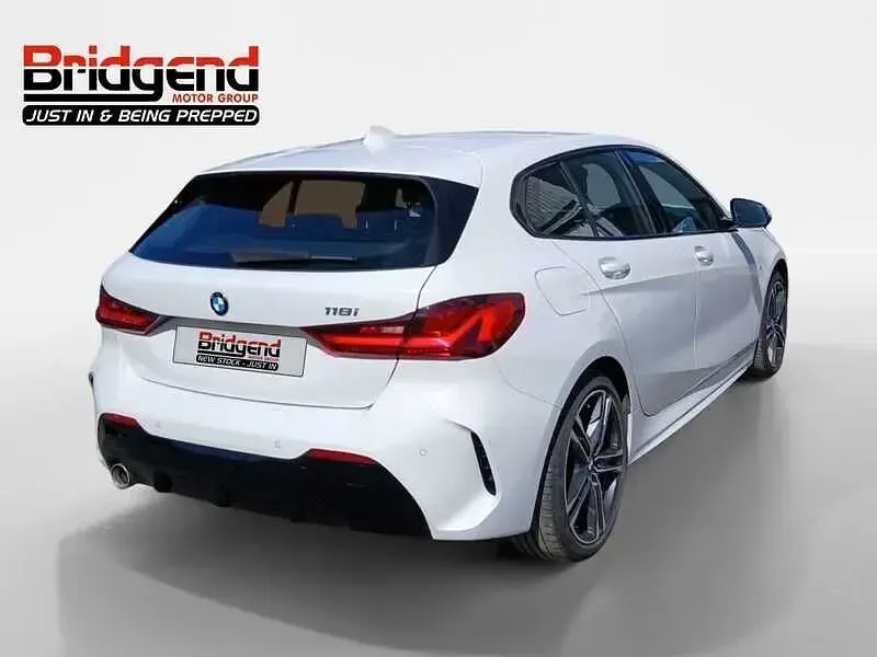 Used BMW 118 M Sport 136 HP (100 kW) 2022 White Hatchback