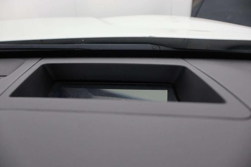 Used Hyundai Santa Fe Premium SE 200 HP (147 kW) 2018 White SUV