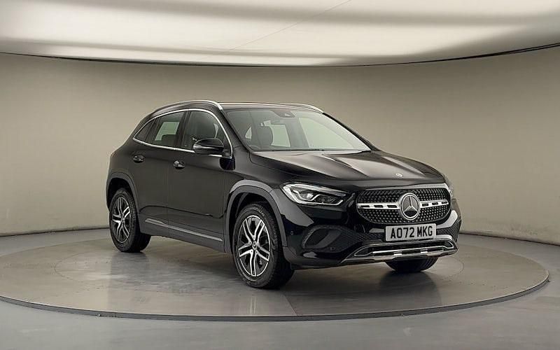 Cosmos black Used 2022 Mercedes GLA200 Executive SUV | £27,550 (Fair price) - Image 1/4