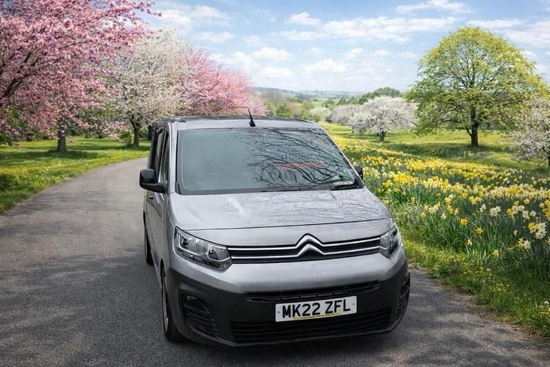 Used Citroën Berlingo 100 HP (73 kW) 2022 Grey MPV