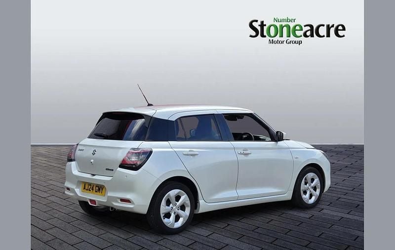 Usado Suzuki Swift 82 HP (60 kW) 2024 Branco Citadino