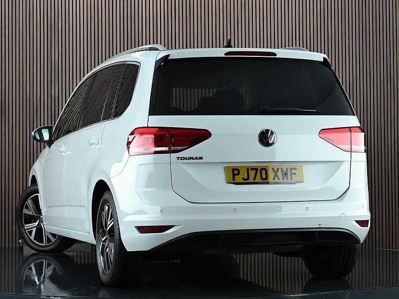 Usado VW Touran SEL 150 HP (110 kW) 2021 Branco Monovolume
