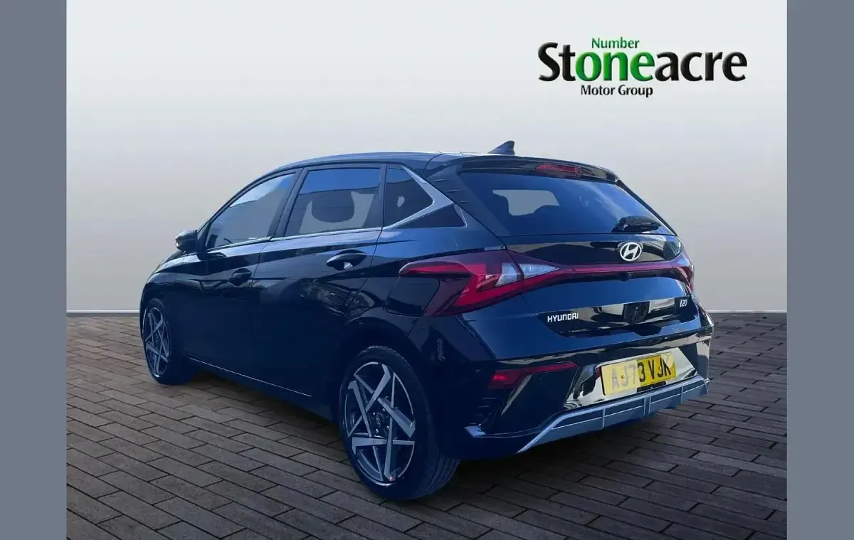 Used Hyundai i20 Premium 100 HP (73 kW) 2024 Black Hatchback