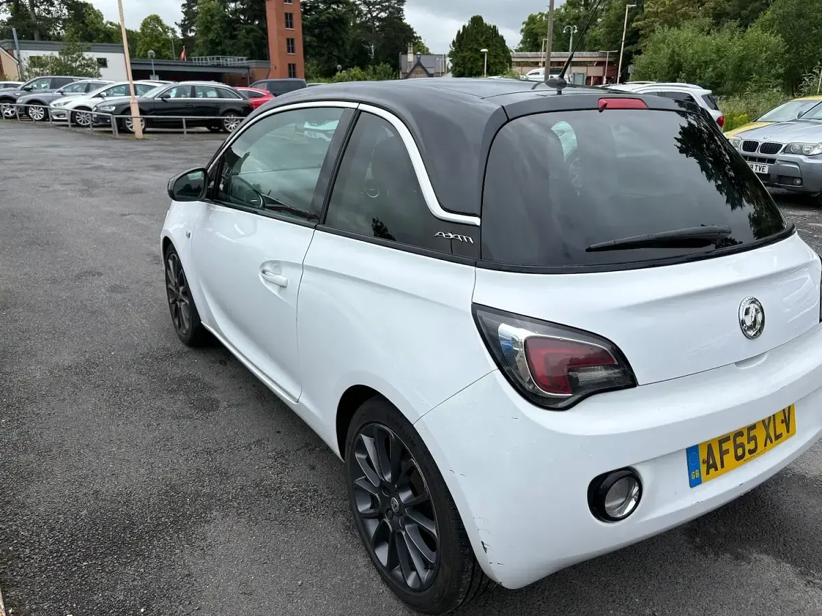 Used Vauxhall Adam Glam 87 HP (63 kW) 2015 White Hatchback