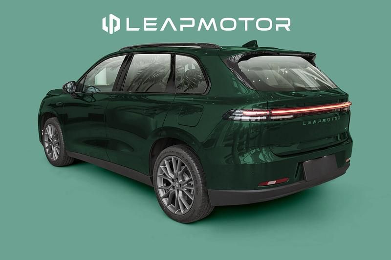 New Leapmotor C10 2026 Glazed green SUV