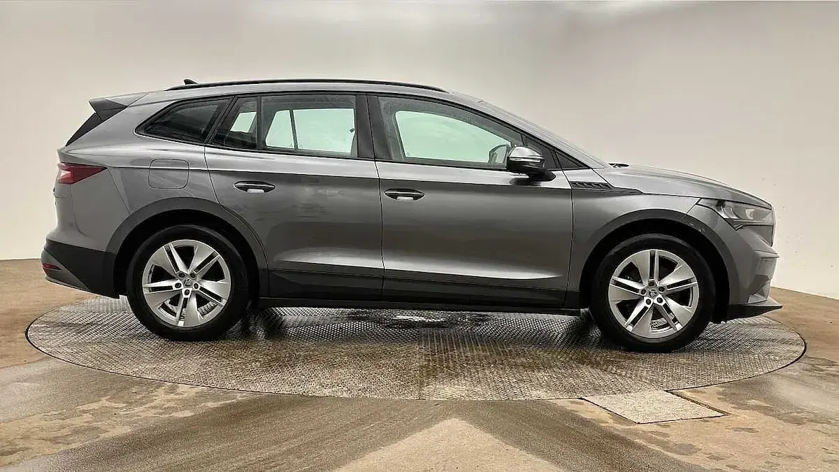 Usado Skoda Enyaq iV 97 kW (132 HP) 2022 Cinzento SUV