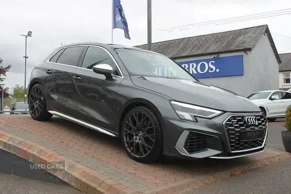 Begagnad Audi S3 Sportback 310 HK (228 kW) 2021 Grå Halvkombi