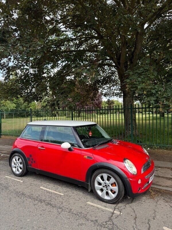 Red Used 2004 Mini Cooper Hatch Hatchback | £1,295 - Image 1/4