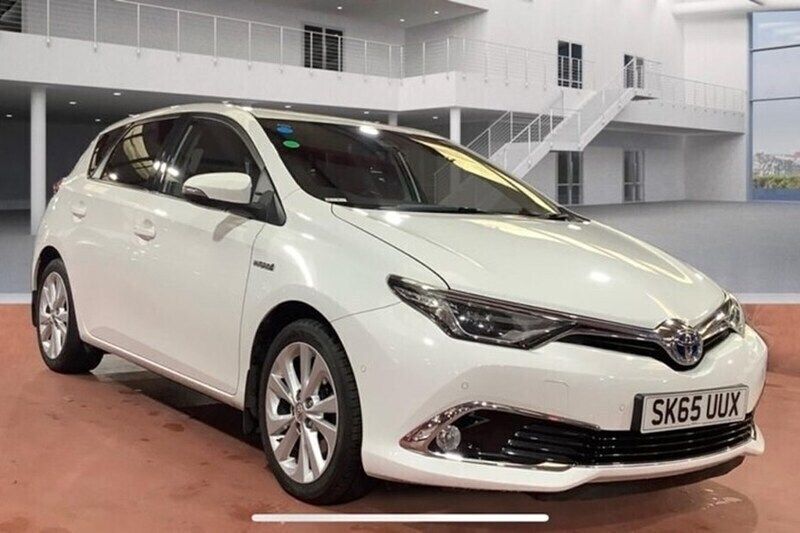 Used 2015 Toyota Auris Hybrid | £9,995 (Fair price) - Image 1/1
