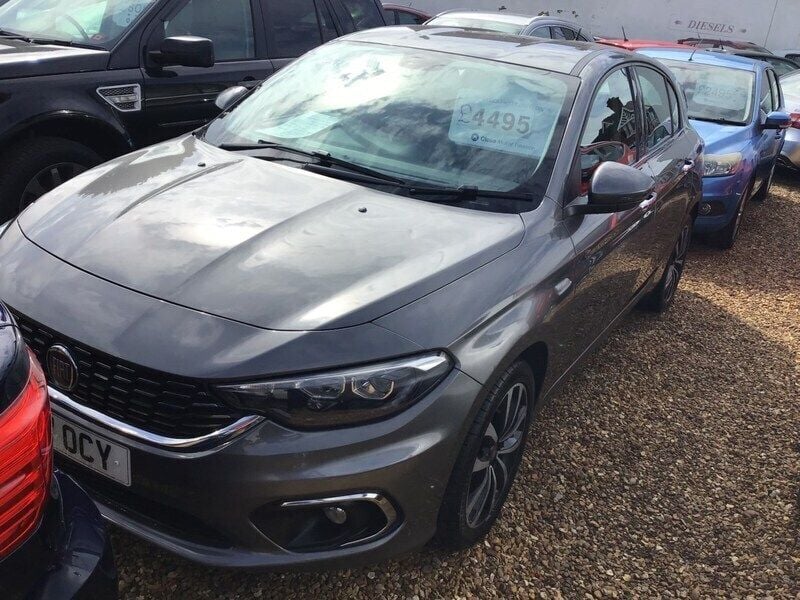 Used Fiat Tipo Lounge 95 HP (69 kW) 2017 Grey Hatchback