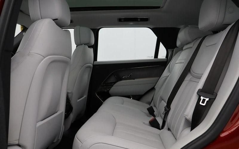 Used Land Rover Range Rover Sport SE 300 HP (220 kW) 2025 SUV