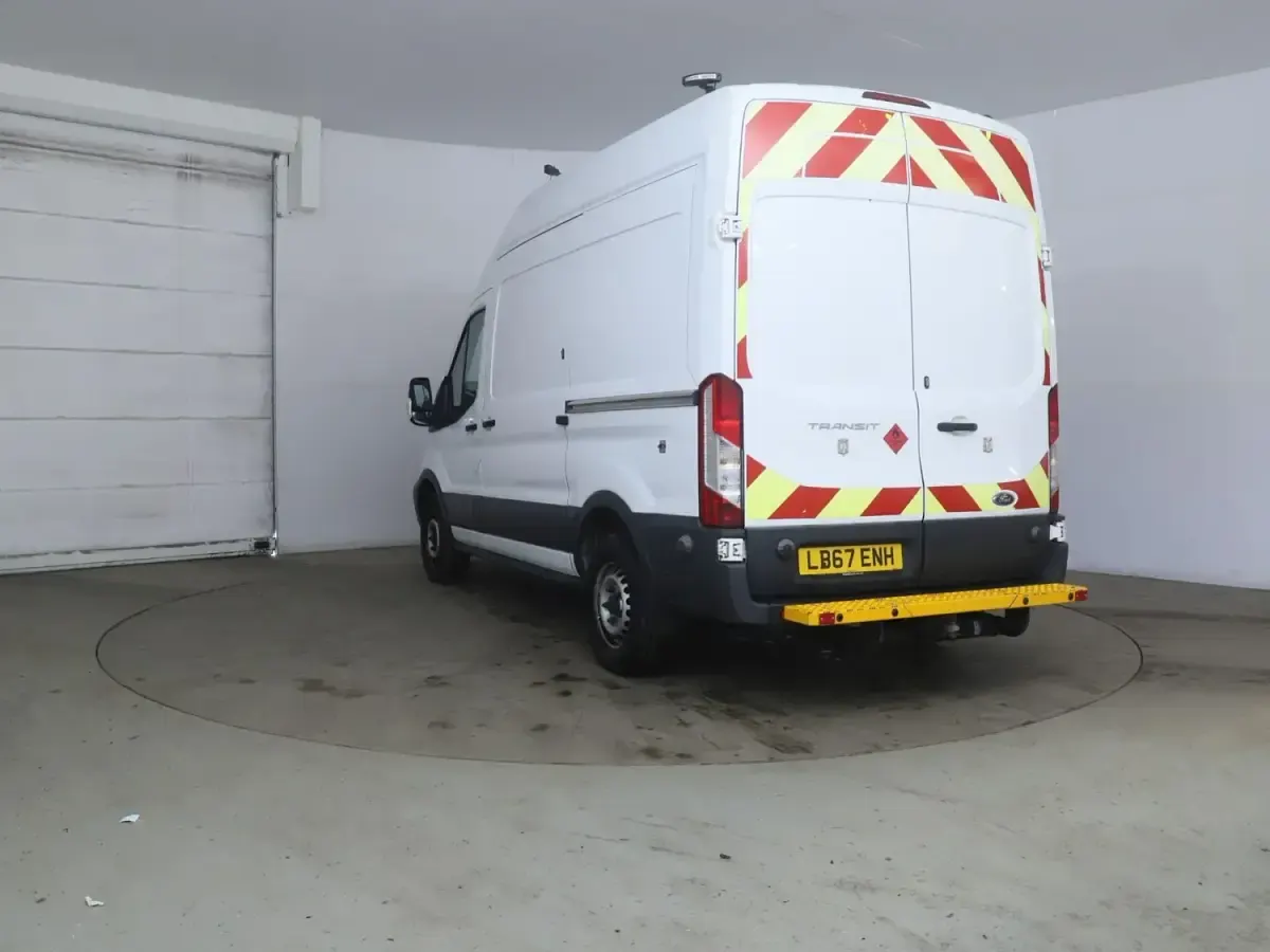 Używany Ford Transit 130 KM (95 kW) 2018 Biały Van