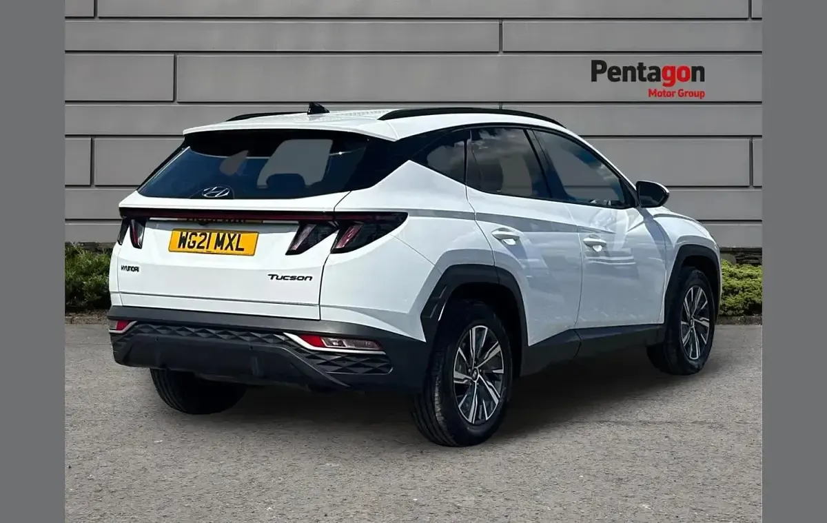 Used Hyundai Tucson SE 150 HP (110 kW) 2021 White SUV