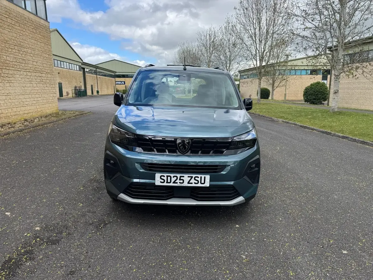 Used Peugeot Rifter Allure 131 HP (96 kW) 2025 Blue MPV