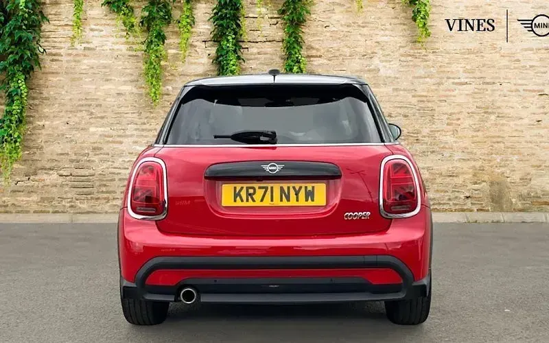 Used Mini Cooper Exclusive 136 HP (100 kW) 2021 Red Hatchback