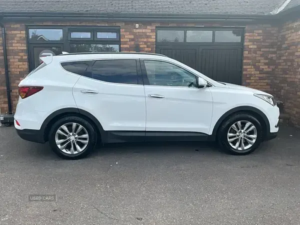 Used Hyundai Santa Fe Premium 197 HP (144 kW) 2017 White SUV