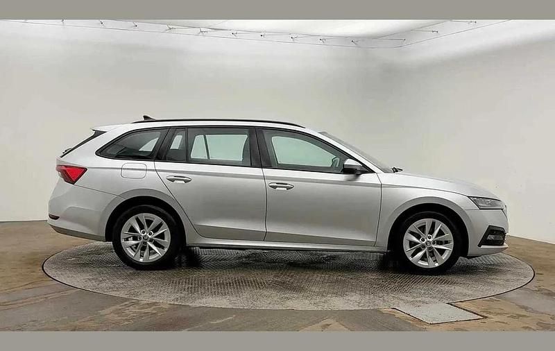 Used Skoda Octavia SE Technology 200 HP (147 kW) 2024 Silver Estate
