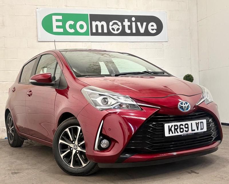 Used Toyota Yaris Hybrid 2019 Red Hatchback