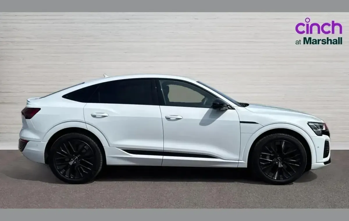 Used Audi Q8 e-tron Black Edition 250 kW (340 HP) 2024 White SUV
