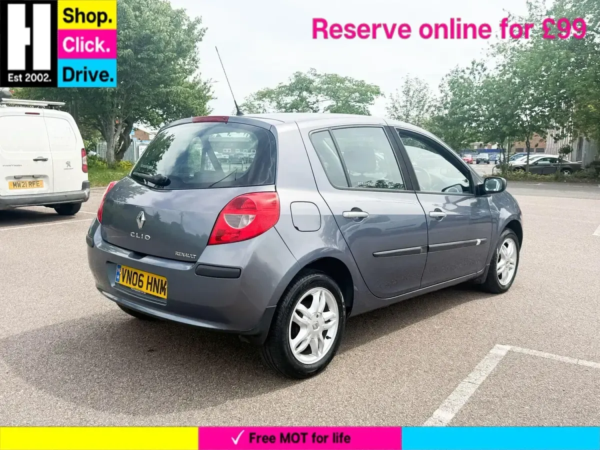 Used Renault Clio Dynamique 98 HP (72 kW) 2006 Blue Hatchback