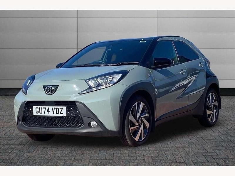 Used Toyota Aygo X 72 HP (52 kW) 2024 Green SUV