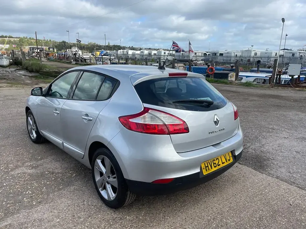 Używany Renault Mégane Dynamique 110 KM (80 kW) 2012 Srebrny Hatchback